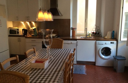 Old Town Apartment | Charming apartment on the Cours Saleya, vieux Nice. 200 meters from the beach!