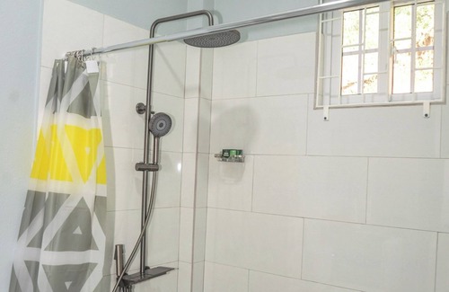 Colonarie House | Charming apartment with WiFi and AC in peaceful Golden Vale