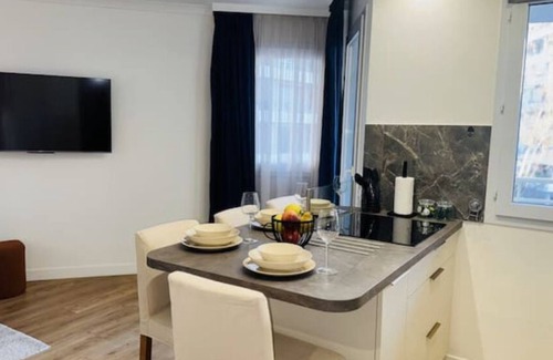 Parc-Nord Apartment | Charming apartment with terrace, near Paris