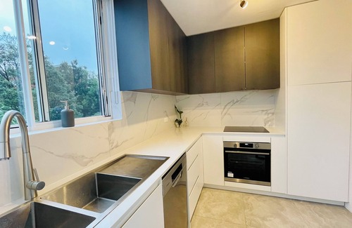Randwick Apartment | Charming apartment with green aspects in vibrant Randwick