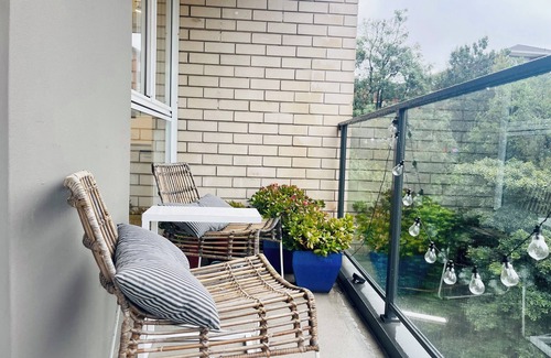 Randwick Apartment | Charming apartment with green aspects in vibrant Randwick