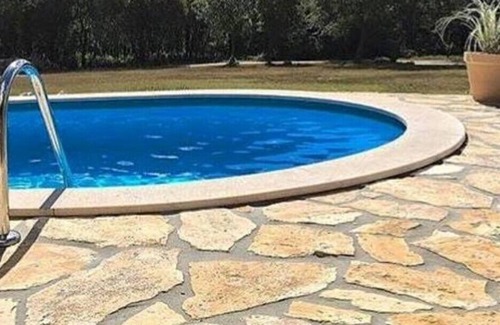 Plomin Apartment | Charming apartment with pool near sea