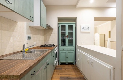 Esquilino Apartment | Charming Apartment With Patio Close to Colosseum