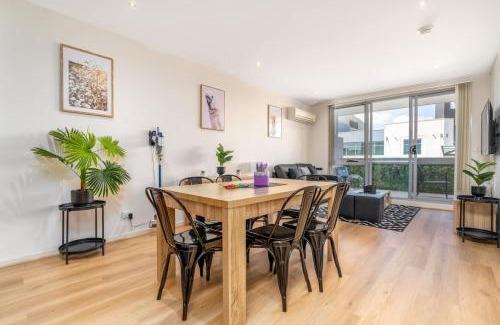 Gungahlin Apartment | Charming Apt 1min to Marketplace Gungahlin - Hosted by CanStay