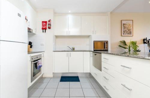 Gungahlin Apartment | Charming Apt 1min to Marketplace Gungahlin - Hosted by CanStay