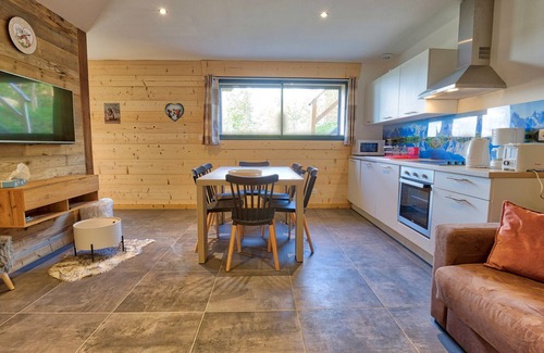 Crest-Voland Apartment | Charming apt. at the foot of the slopes, near center, with terrace, ski locker, and parking