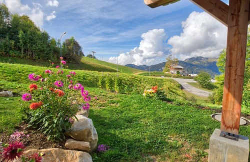 Crest-Voland Apartment | Charming apt. at the foot of the slopes, near center, with terrace, ski locker, and parking