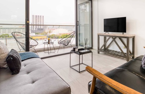 Avenida Revolucion Apartment | Charming Apt w/Balcony|Gym+Lounge+Business Center