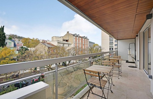 Suresnes Apartment | Charming Apt with AC & balcony