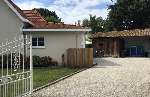 Taussat House | Charming Arcachonnaise 5 minutes walk from the beach, pool side. Taussat
