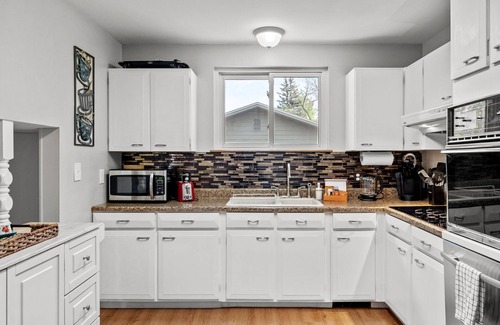 Arvada Plaza Area House | Charming Arvada Home - Walking distance to Olde Town