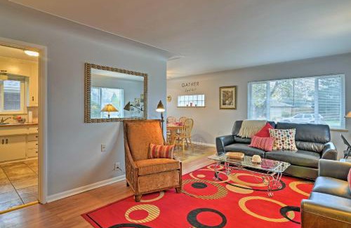 Aurora House | Charming Aurora House - 3 Blocks from UC Health!