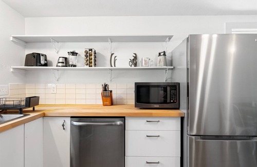 South Lamar Villa | Charming Austin Home in Villas | Sleeps 6 Guests
