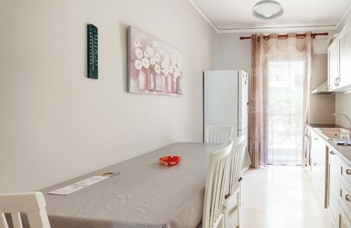 Zavlani Apartment | Charming & Authentic Gem - Walk to Port & Shops! Spacious with two balconies.