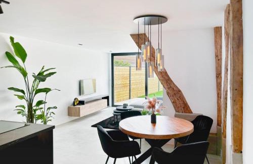 Gotem House | Charming Authentic Home with Garden