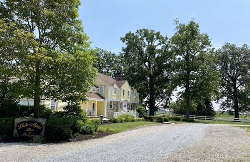 Bucyrus Bed & Breakfast | Charming B&B - Easy to Find, Hard to Leave!