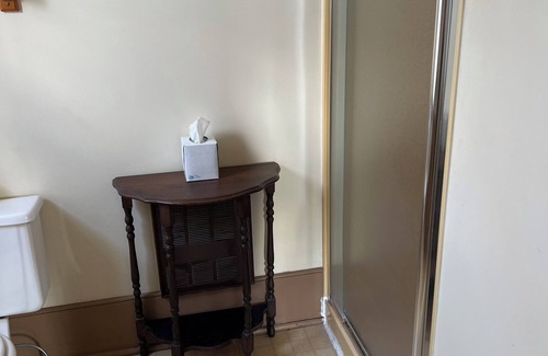 Bentonsport Bed & Breakfast | Charming B&B in Tranquil Keosauqua with WiFi, AC