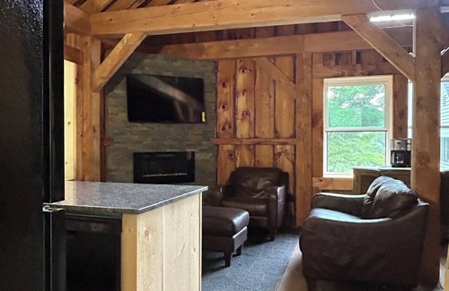 Peterborough House | Charming barn studio apt, in lovely Peterborough NH overlooking the downtown.