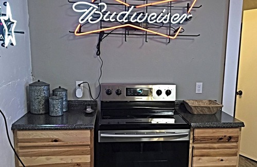 Lubbock House | Charming barndo in terrific Lubbock with WiFi, AC