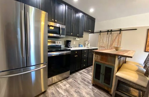 Kernersville House | Charming Barndo Loft in Kernersville with WiFi and AC
