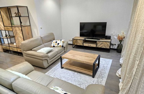 Sint-Agatha-Berchem House | Charming single-family home with small garden and on-site garage