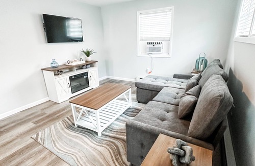 Brigantine House | ~Charming Beach Block Bungalow ~ Steps to the Ocean