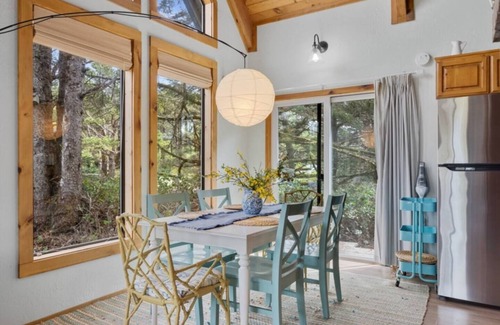 Rockaway Beach Cottage | Charming Beach Cabin *Close Beach Access*