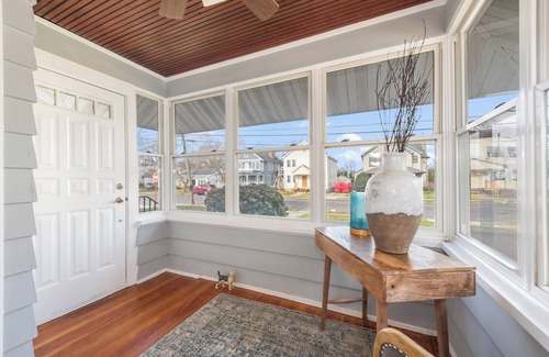 Long Branch House | Charming beach house with AC, WiFi in peaceful North End of Long Branch.