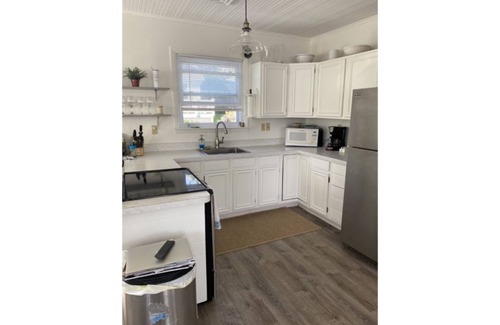 Guilford House | Charming Beach House 2 BR, 1.5 BTH with waterfront ocean views.