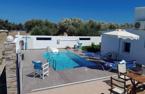 Gennadi House | Charming Beach House with private pool in South Rhodes, Beach Pearl