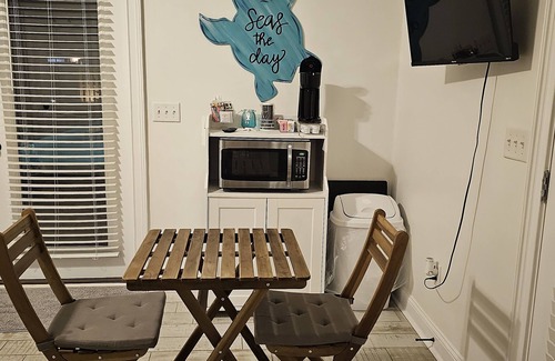 Doerun Apartment | Charming Beach-Themed Studio Apartment in Doerun, GA with Private Pool