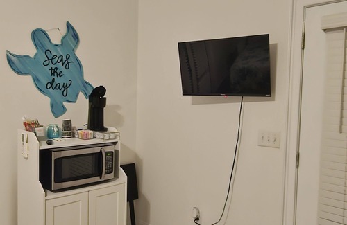 Doerun Apartment | Charming Beach-Themed Studio Apartment in Doerun, GA with Private Pool