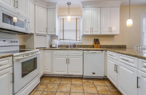 Country Club Estates House | Charming Beach Home: 3 Blocks to Beach, 5 Bedrooms, Ensuite Baths & More!