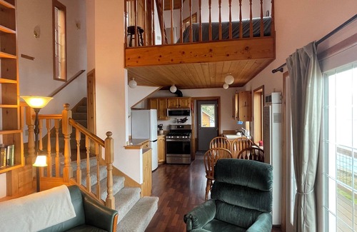 Langley Cottage | Charming beachfront 1-bedroom cottage near Langley, Whidbey Island Washington.