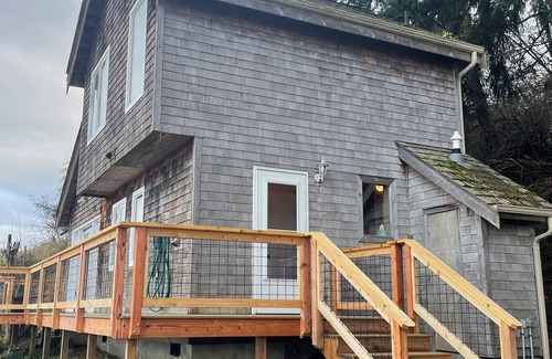 Langley Cottage | Charming beachfront 1-bedroom cottage near Langley, Whidbey Island Washington.
