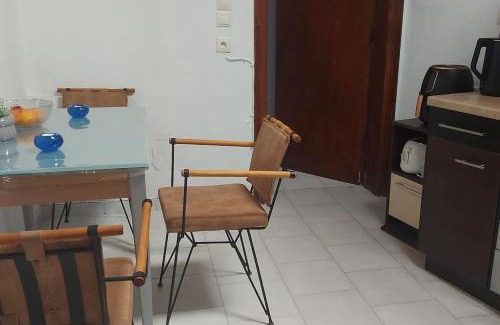 Katakolo House | Charming Beachfront 2-bedroom house with AC