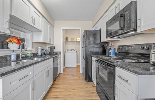 Norfolk House | Charming Beachside Duplex: 2 Units -3 Bedrooms-each. Ideal for large families