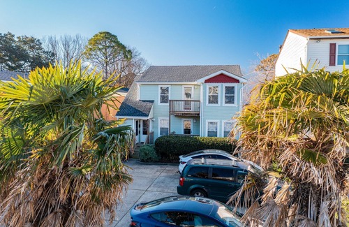 Norfolk House | Charming Beachside Duplex: 2 Units -3 Bedrooms-each. Ideal for large families