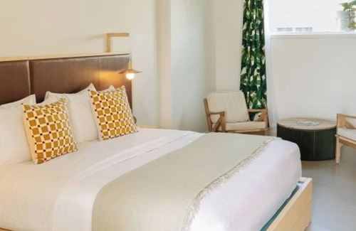 San Jacinto Hotel | Charming Beachside Room Close to Historic Attractions + Dining Spots