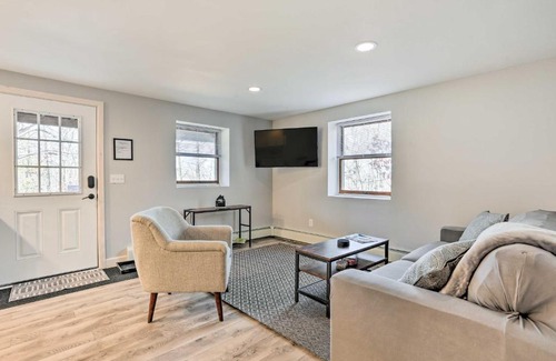Beacon Apartment | Charming Beacon Apt with Fire Pit Near Hiking!