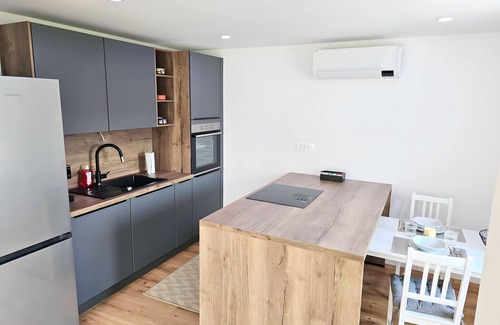 Jesenice Apartment | Charming Bella Hideout - Adults Only