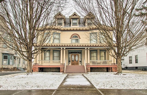 Bloomington Apartment | Charming Bloomington Apt w/Walkable Location