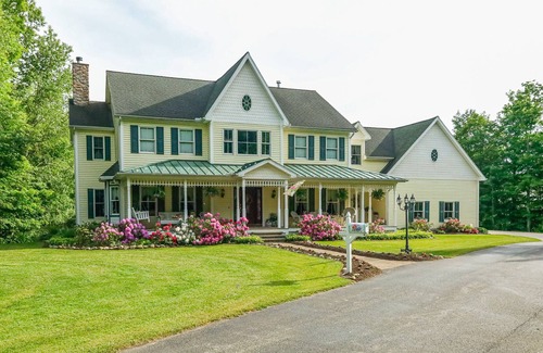 McKean Bed & Breakfast | Charming BnB on private estate with pool: Room #3