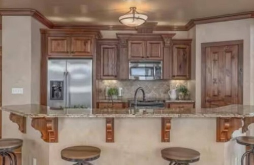 Benton Apartment | Charming Boathouse studio in beautiful Benton, LA with AC!