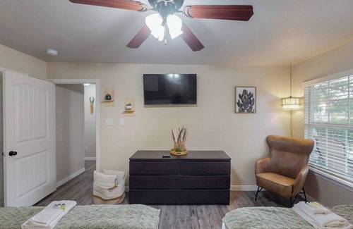 Arlington Apartment | Charming BOHO 2-bedroom apartment walkable to AT&T stadium,global life Arlington