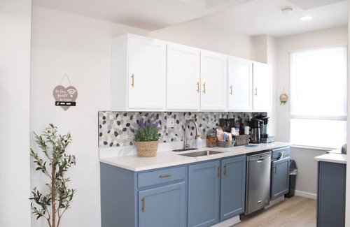 Lochearn House | Charming BohonRetreat/BBQ/Pet Friendly/n10 ppl.