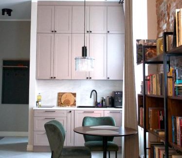 Voru Apartment | Charming Booklovers' Apartment in Old Town