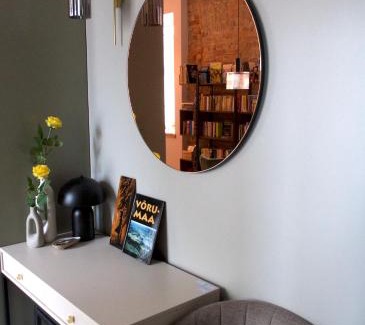 Voru Apartment | Charming Booklovers' Apartment in Old Town