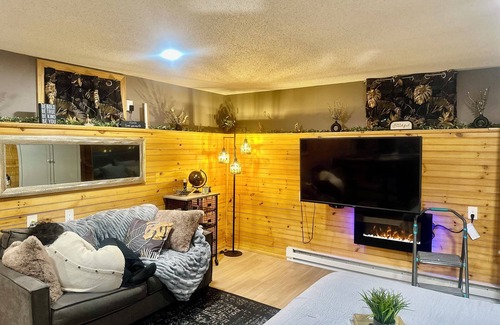 Plainville Apartment | Charming Boutique Studio suite with everything you need for a getaway
