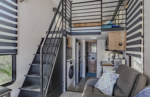 Bradenton House | Charming Bradenton Tiny House - Perfect Cozy Getaway